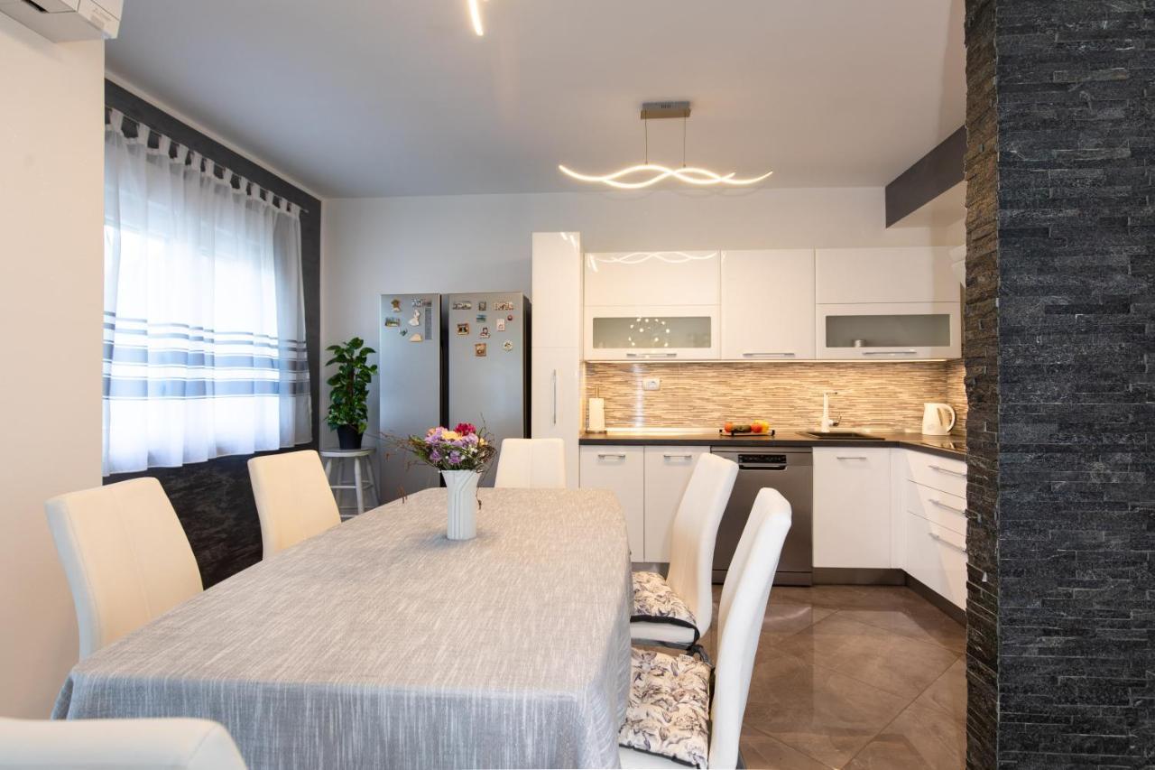 Villa Nina Baska Exteriér fotografie