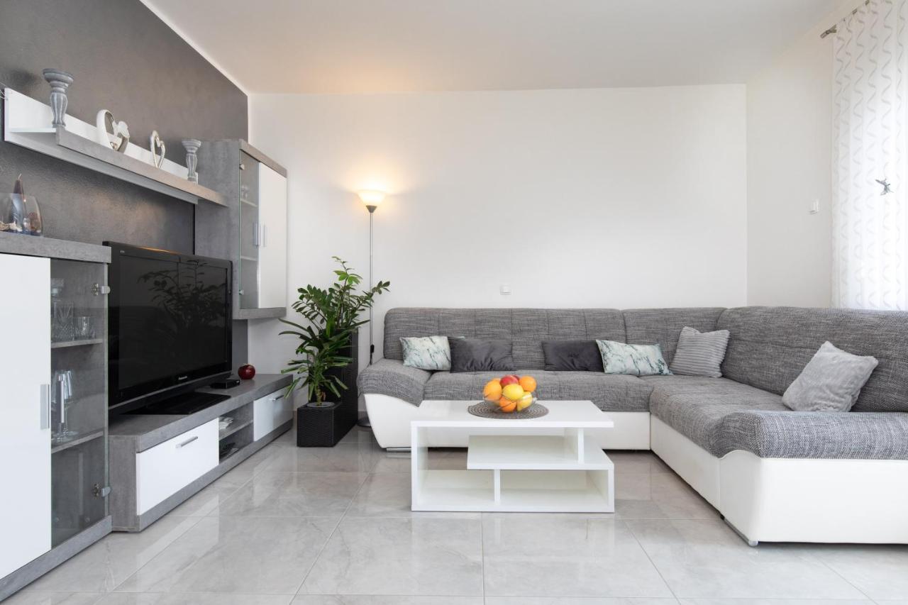 Villa Nina Baska Exteriér fotografie