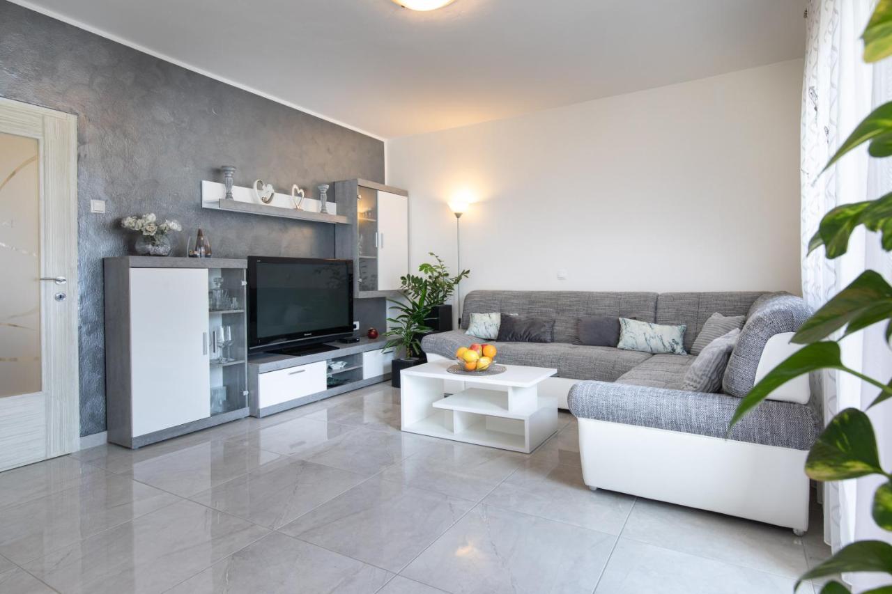 Villa Nina Baska Exteriér fotografie